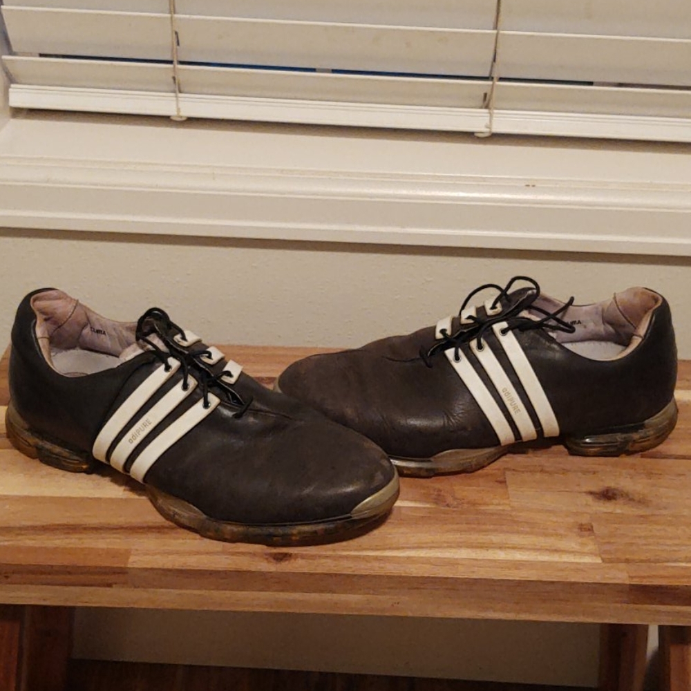 Golf shoes